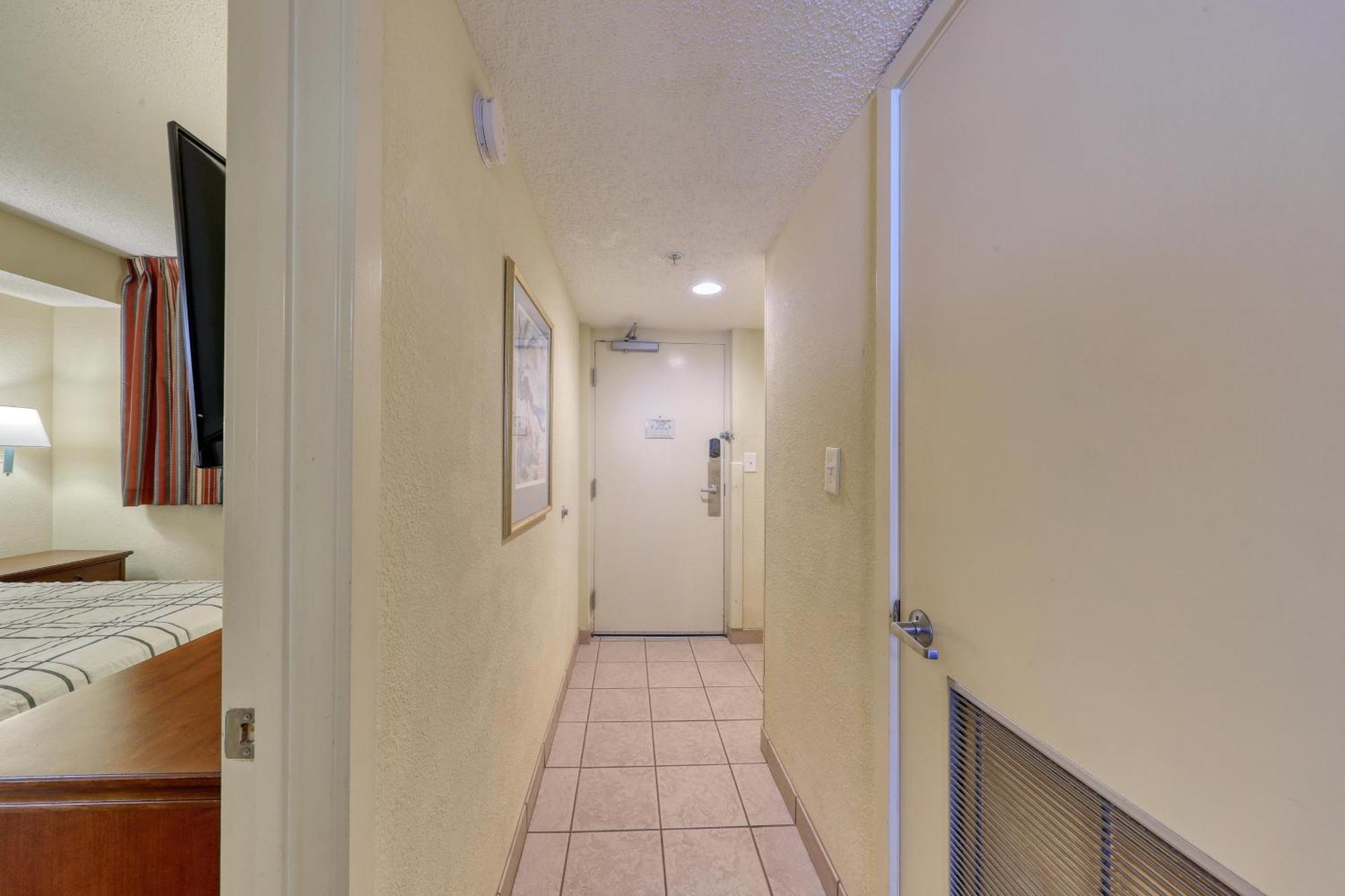 Hébergement de vacances 1604 N Ocean Blvd, 0703 - Ocean Front Sleeps 6 *