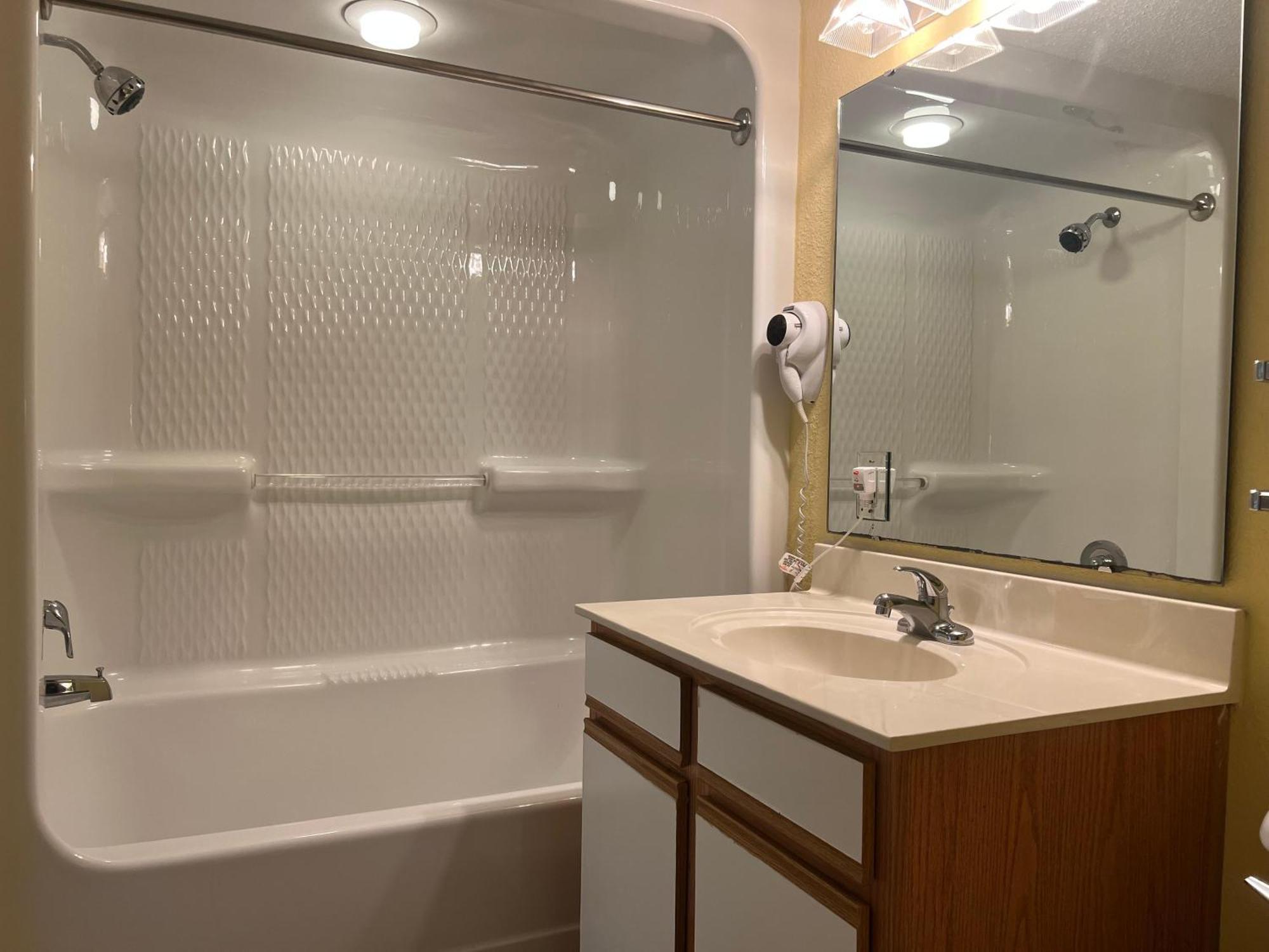 1604 N Ocean Blvd, 0703 - Ocean Front Sleeps 6 Hébergement de vacances Myrtle Beach